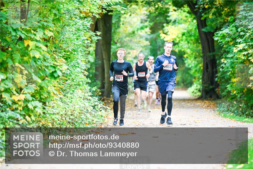 12.10.2025 - Bramfelder Halbmarathon 2025 Dr. Thomas Lammeyer http://msf.ph/oto/9340880 12.10.2025 09:49:59 Laufen 2961, 2498, 2552 meine-sportfotos.de