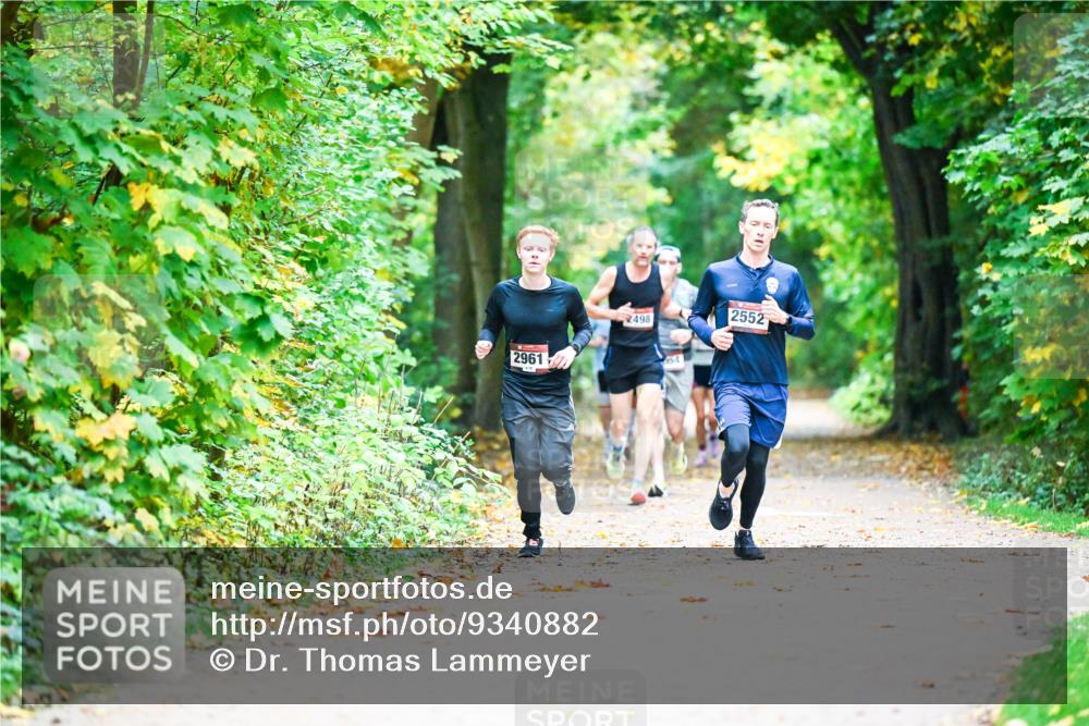 12.10.2025 - Bramfelder Halbmarathon 2025 Dr. Thomas Lammeyer http://msf.ph/oto/9340882 12.10.2025 09:49:59 Laufen 2961, 498, 2552 meine-sportfotos.de