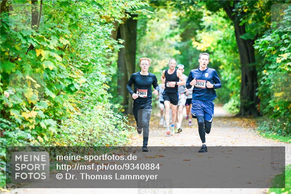 12.10.2025 - Bramfelder Halbmarathon 2025 Dr. Thomas Lammeyer http://msf.ph/oto/9340884 12.10.2025 09:49:59 Laufen 2961, 2552 meine-sportfotos.de