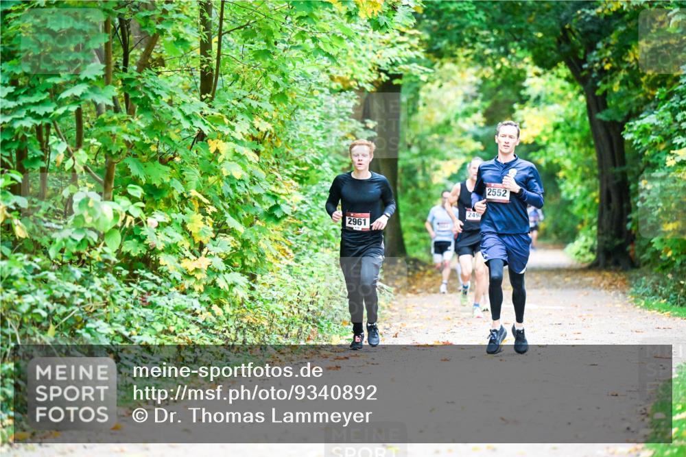 12.10.2025 - Bramfelder Halbmarathon 2025 Dr. Thomas Lammeyer http://msf.ph/oto/9340892 12.10.2025 09:50:01 Laufen 2961, 249, 2552 meine-sportfotos.de