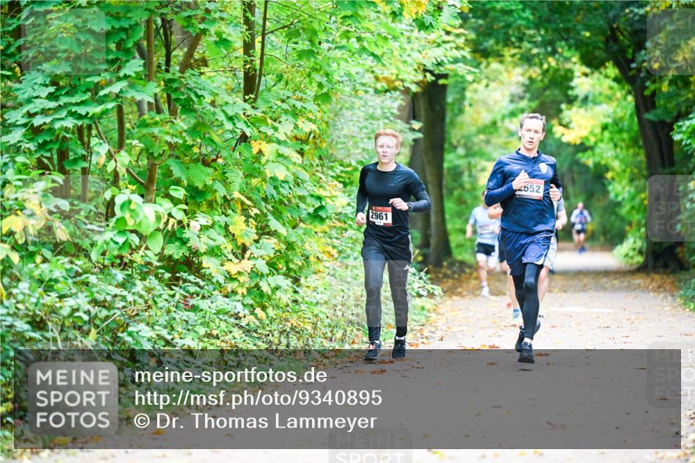 12.10.2025 - Bramfelder Halbmarathon 2025 Dr. Thomas Lammeyer http://msf.ph/oto/9340895 12.10.2025 09:50:01 Laufen 2961, 552 meine-sportfotos.de