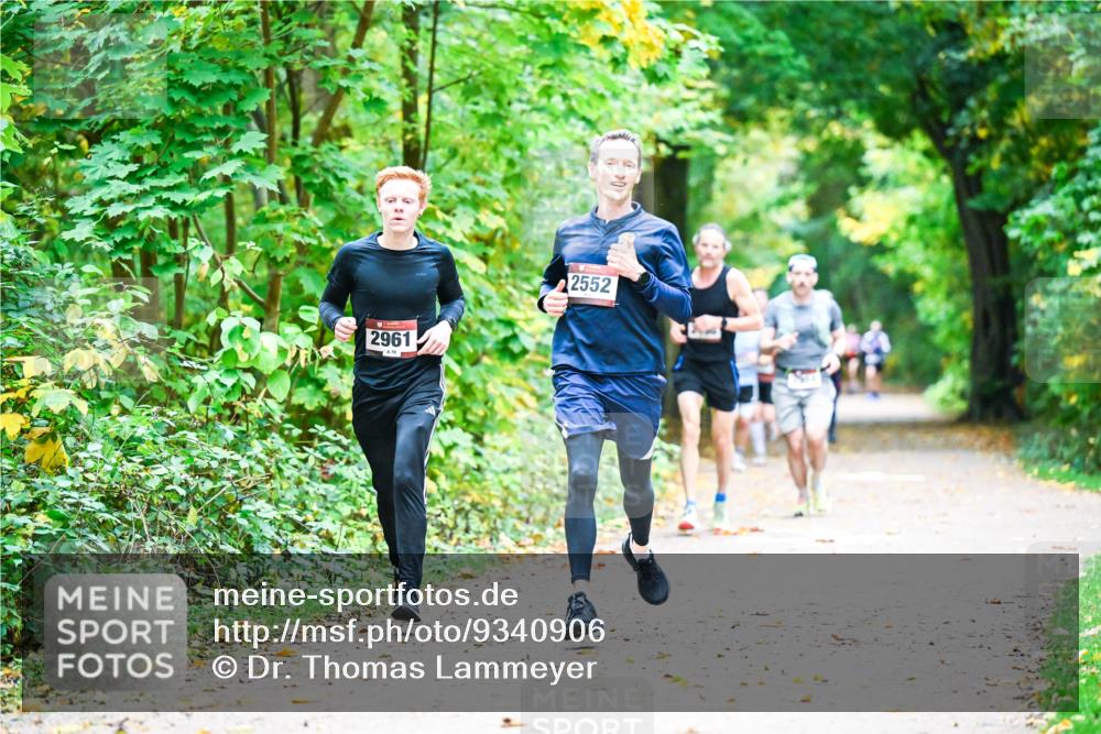 12.10.2025 - Bramfelder Halbmarathon 2025 Dr. Thomas Lammeyer http://msf.ph/oto/9340906 12.10.2025 09:50:03 Laufen 2961, 70, 2552 meine-sportfotos.de
