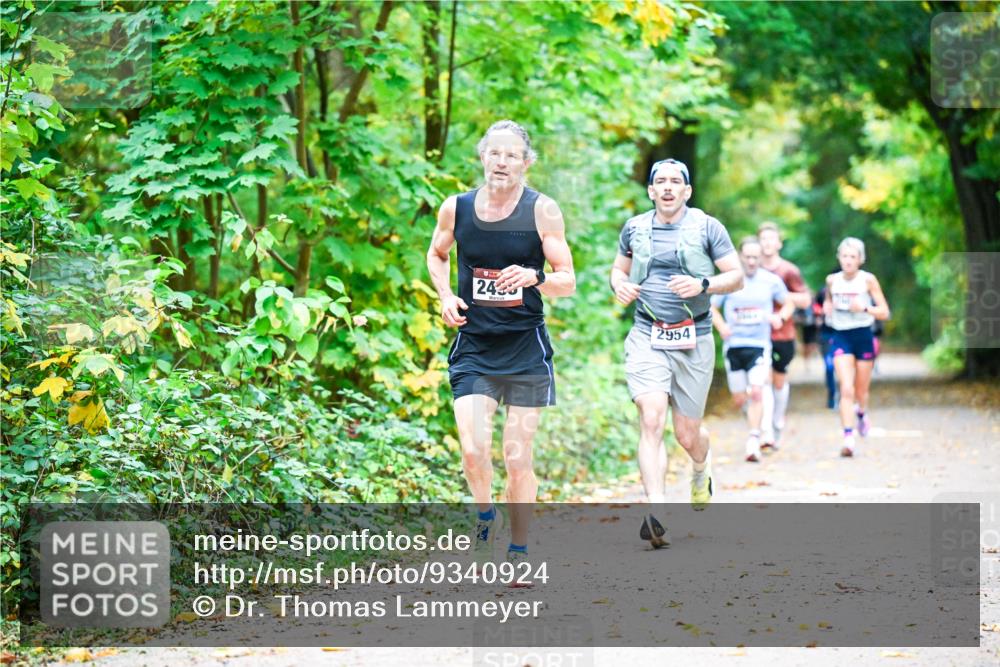 12.10.2025 - Bramfelder Halbmarathon 2025 Dr. Thomas Lammeyer http://msf.ph/oto/9340924 12.10.2025 09:50:06 Laufen 24, 2954 meine-sportfotos.de