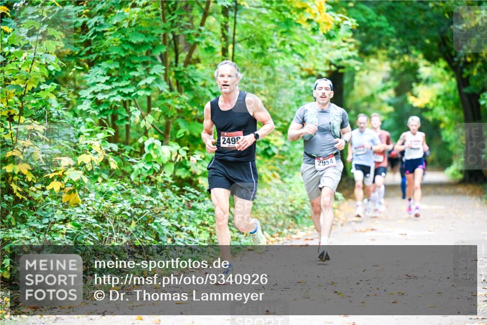 12.10.2025 - Bramfelder Halbmarathon 2025 Dr. Thomas Lammeyer http://msf.ph/oto/9340926 12.10.2025 09:50:06 Laufen 2492, 2954 meine-sportfotos.de