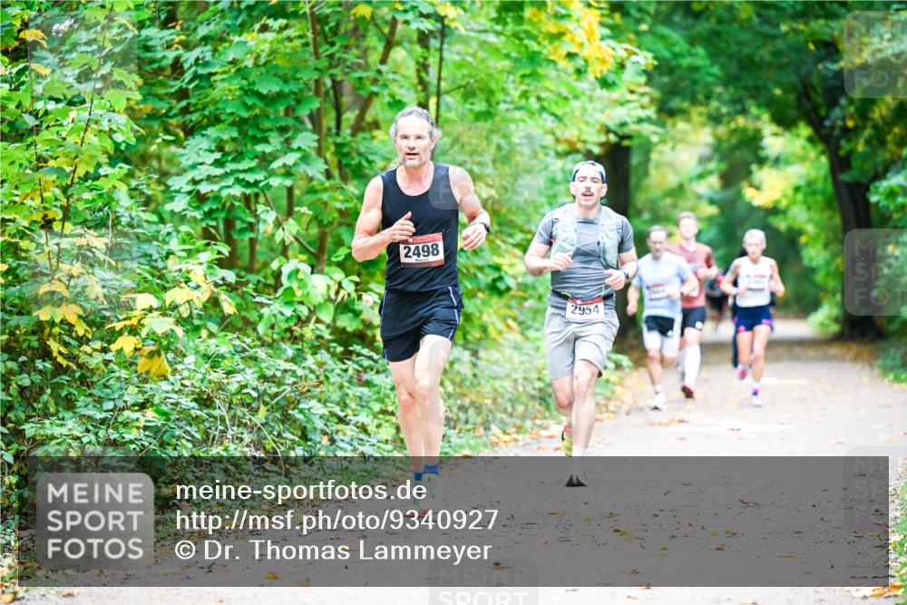12.10.2025 - Bramfelder Halbmarathon 2025 Dr. Thomas Lammeyer http://msf.ph/oto/9340927 12.10.2025 09:50:06 Laufen 2498, 2954 meine-sportfotos.de