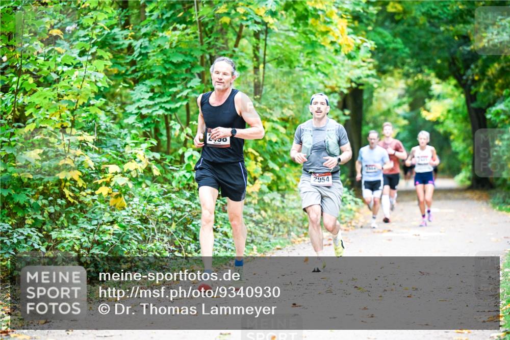 12.10.2025 - Bramfelder Halbmarathon 2025 Dr. Thomas Lammeyer http://msf.ph/oto/9340930 12.10.2025 09:50:06 Laufen 2954, 7 meine-sportfotos.de