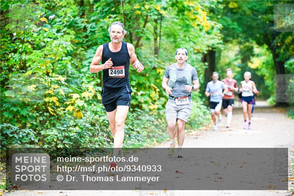 12.10.2025 - Bramfelder Halbmarathon 2025 Dr. Thomas Lammeyer http://msf.ph/oto/9340933 12.10.2025 09:50:07 Laufen 2498, 2954 meine-sportfotos.de