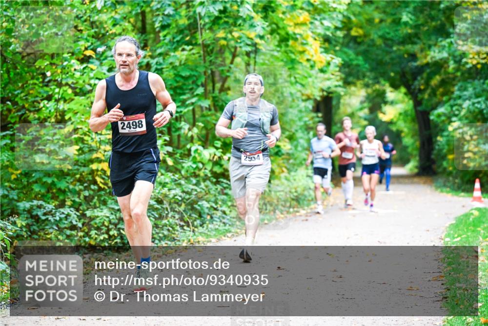 12.10.2025 - Bramfelder Halbmarathon 2025 Dr. Thomas Lammeyer http://msf.ph/oto/9340935 12.10.2025 09:50:07 Laufen 2498, 2954 meine-sportfotos.de