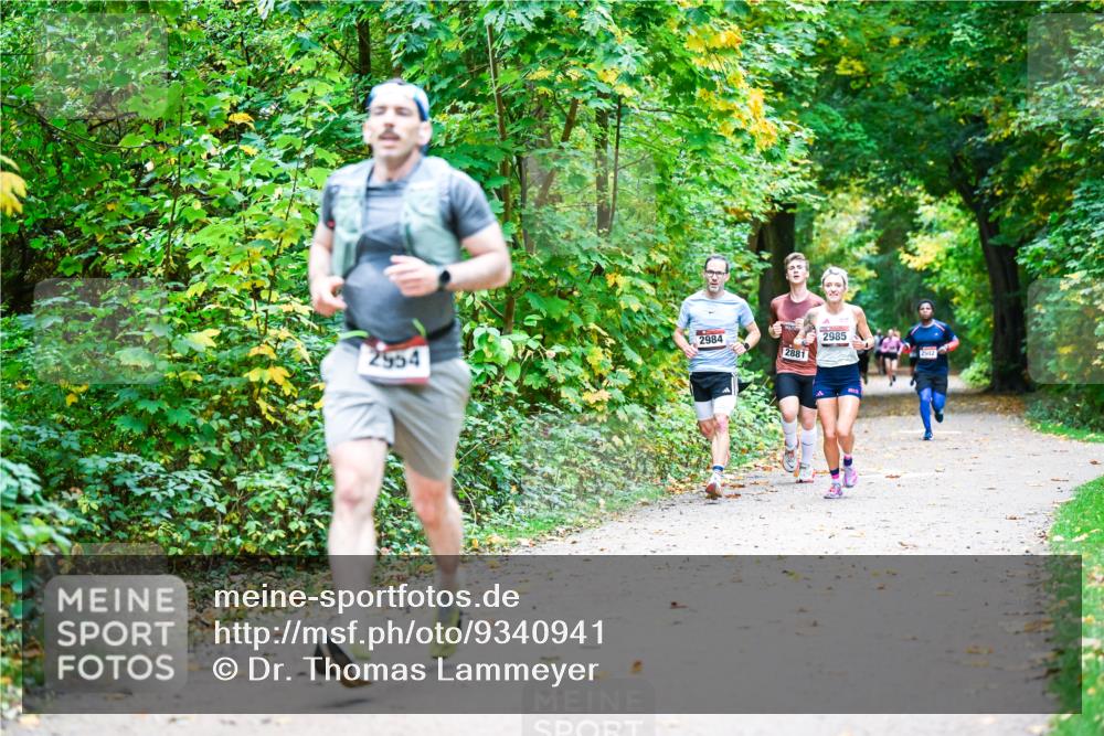 12.10.2025 - Bramfelder Halbmarathon 2025 Dr. Thomas Lammeyer http://msf.ph/oto/9340941 12.10.2025 09:50:08 Laufen 2984, 2954, 2881, 2985 meine-sportfotos.de