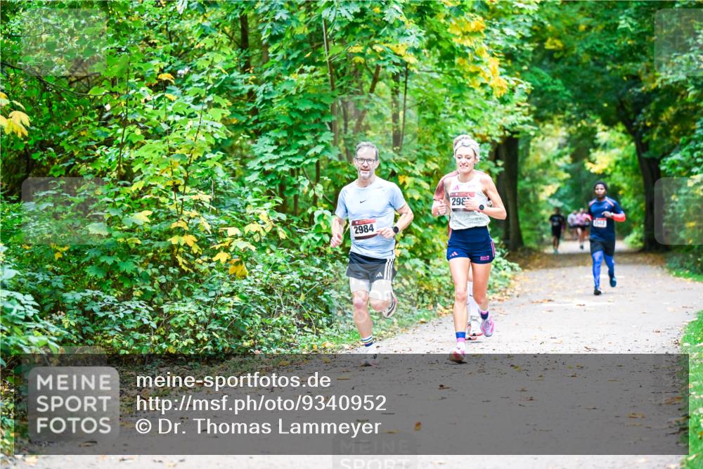 12.10.2025 - Bramfelder Halbmarathon 2025 Dr. Thomas Lammeyer http://msf.ph/oto/9340952 12.10.2025 09:50:10 Laufen 2984, 298, 862 meine-sportfotos.de