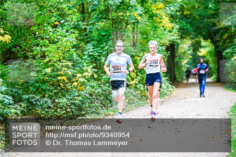 12.10.2025 - Bramfelder Halbmarathon 2025 Dr. Thomas Lammeyer http://msf.ph/oto/9340954 12.10.2025 09:50:11 Laufen 2984, 2985 meine-sportfotos.de