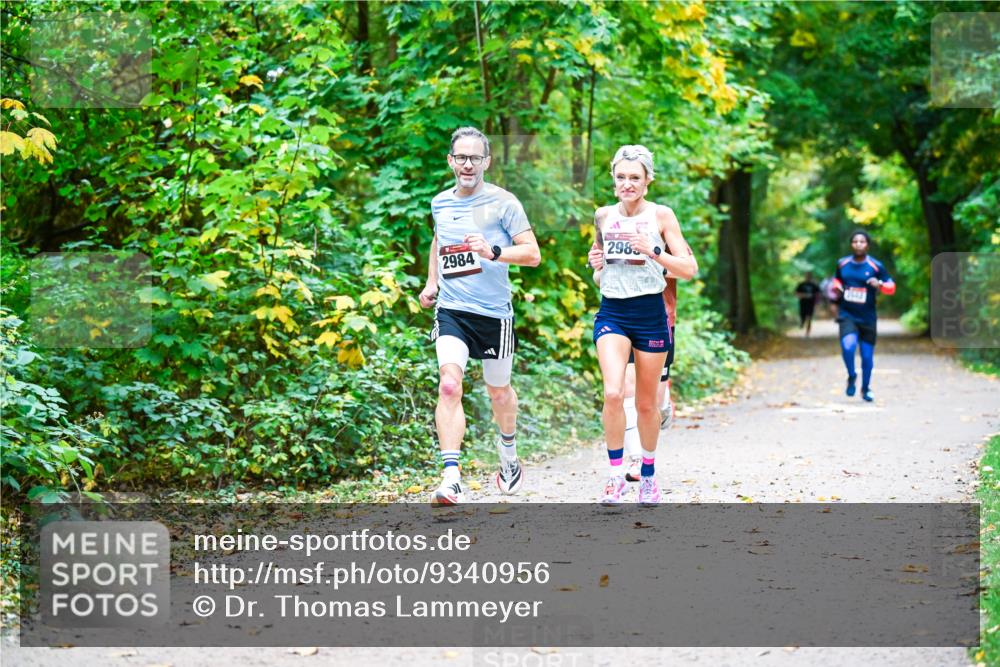 12.10.2025 - Bramfelder Halbmarathon 2025 Dr. Thomas Lammeyer http://msf.ph/oto/9340956 12.10.2025 09:50:11 Laufen 2984, 2985 meine-sportfotos.de