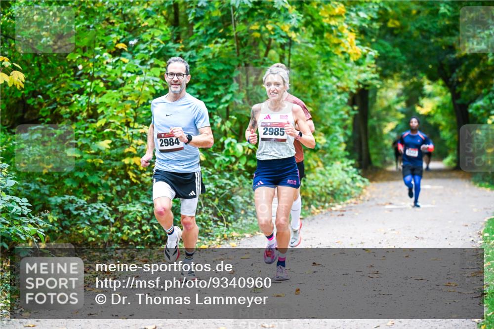 12.10.2025 - Bramfelder Halbmarathon 2025 Dr. Thomas Lammeyer http://msf.ph/oto/9340960 12.10.2025 09:50:11 Laufen 2985, 2984 meine-sportfotos.de