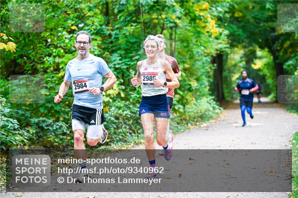 12.10.2025 - Bramfelder Halbmarathon 2025 Dr. Thomas Lammeyer http://msf.ph/oto/9340962 12.10.2025 09:50:12 Laufen 2984, 2985 meine-sportfotos.de