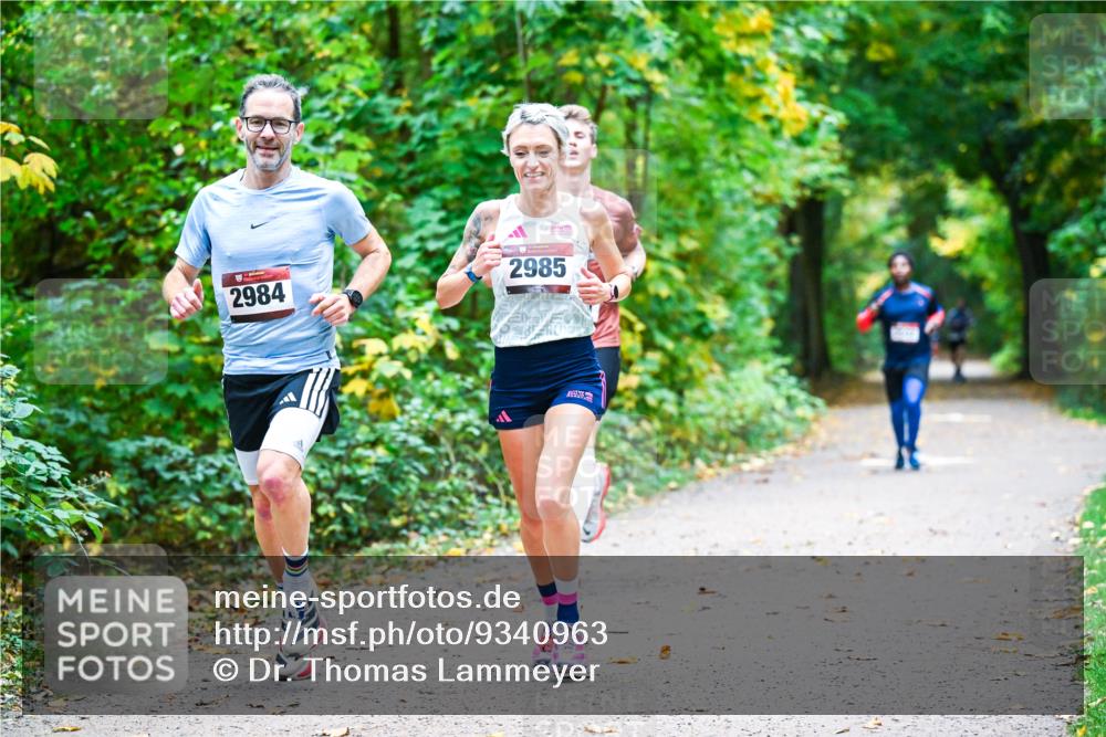 12.10.2025 - Bramfelder Halbmarathon 2025 Dr. Thomas Lammeyer http://msf.ph/oto/9340963 12.10.2025 09:50:12 Laufen 2985, 2984 meine-sportfotos.de