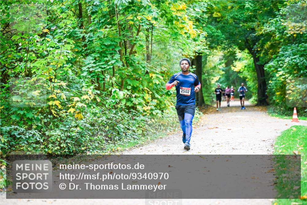 12.10.2025 - Bramfelder Halbmarathon 2025 Dr. Thomas Lammeyer http://msf.ph/oto/9340970 12.10.2025 09:50:14 Laufen 2502 meine-sportfotos.de