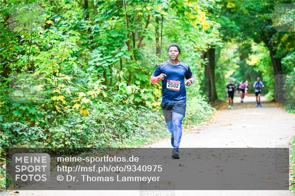 12.10.2025 - Bramfelder Halbmarathon 2025 Dr. Thomas Lammeyer http://msf.ph/oto/9340975 12.10.2025 09:50:15 Laufen 2502 meine-sportfotos.de