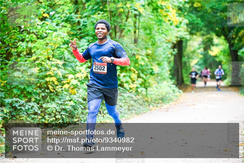 12.10.2025 - Bramfelder Halbmarathon 2025 Dr. Thomas Lammeyer http://msf.ph/oto/9340982 12.10.2025 09:50:15 Laufen 2502 meine-sportfotos.de