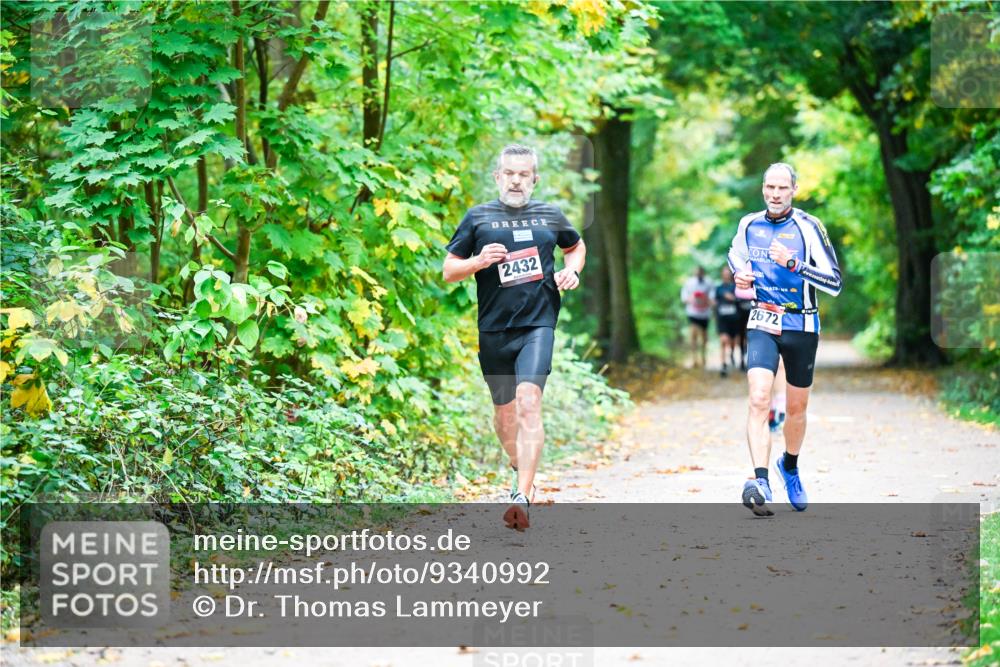 12.10.2025 - Bramfelder Halbmarathon 2025 Dr. Thomas Lammeyer http://msf.ph/oto/9340992 12.10.2025 09:50:23 Laufen 2432, 2672 meine-sportfotos.de