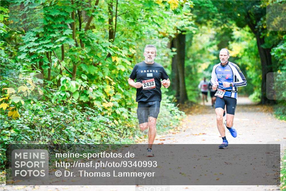 12.10.2025 - Bramfelder Halbmarathon 2025 Dr. Thomas Lammeyer http://msf.ph/oto/9340993 12.10.2025 09:50:24 Laufen 2432, 2672 meine-sportfotos.de