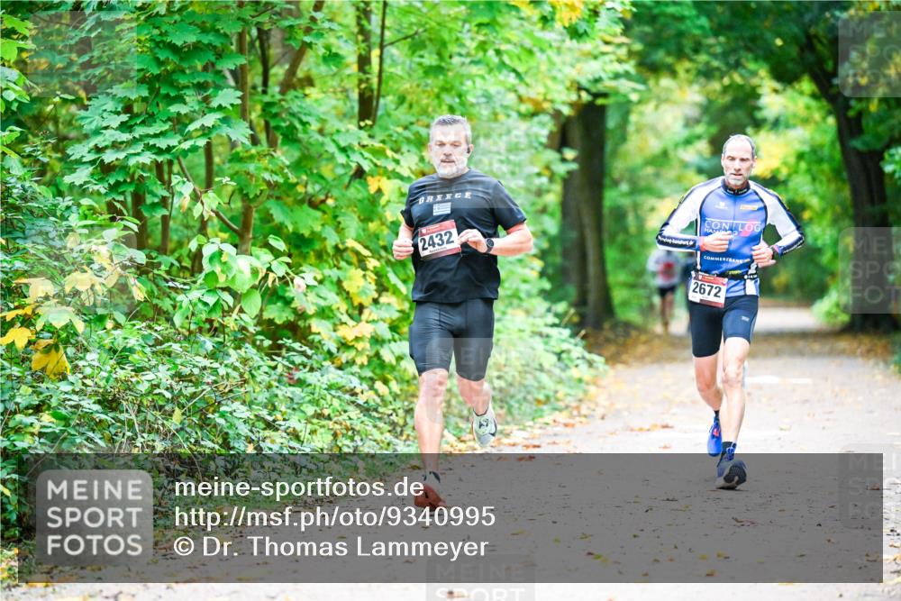 12.10.2025 - Bramfelder Halbmarathon 2025 Dr. Thomas Lammeyer http://msf.ph/oto/9340995 12.10.2025 09:50:24 Laufen 2432, 2672 meine-sportfotos.de