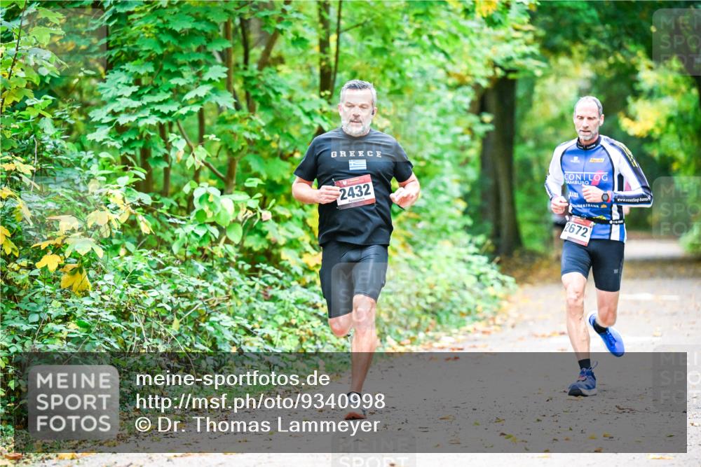 12.10.2025 - Bramfelder Halbmarathon 2025 Dr. Thomas Lammeyer http://msf.ph/oto/9340998 12.10.2025 09:50:24 Laufen 2432, 2672 meine-sportfotos.de