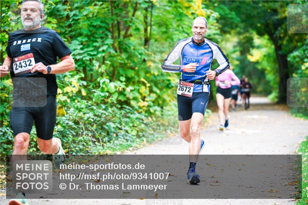 12.10.2025 - Bramfelder Halbmarathon 2025 Dr. Thomas Lammeyer http://msf.ph/oto/9341007 12.10.2025 09:50:26 Laufen 2432, 2672 meine-sportfotos.de