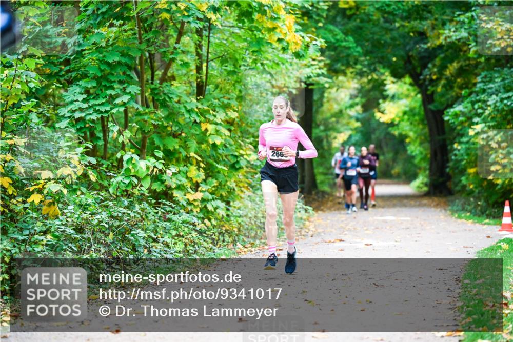 12.10.2025 - Bramfelder Halbmarathon 2025 Dr. Thomas Lammeyer http://msf.ph/oto/9341017 12.10.2025 09:50:28 Laufen 266 meine-sportfotos.de