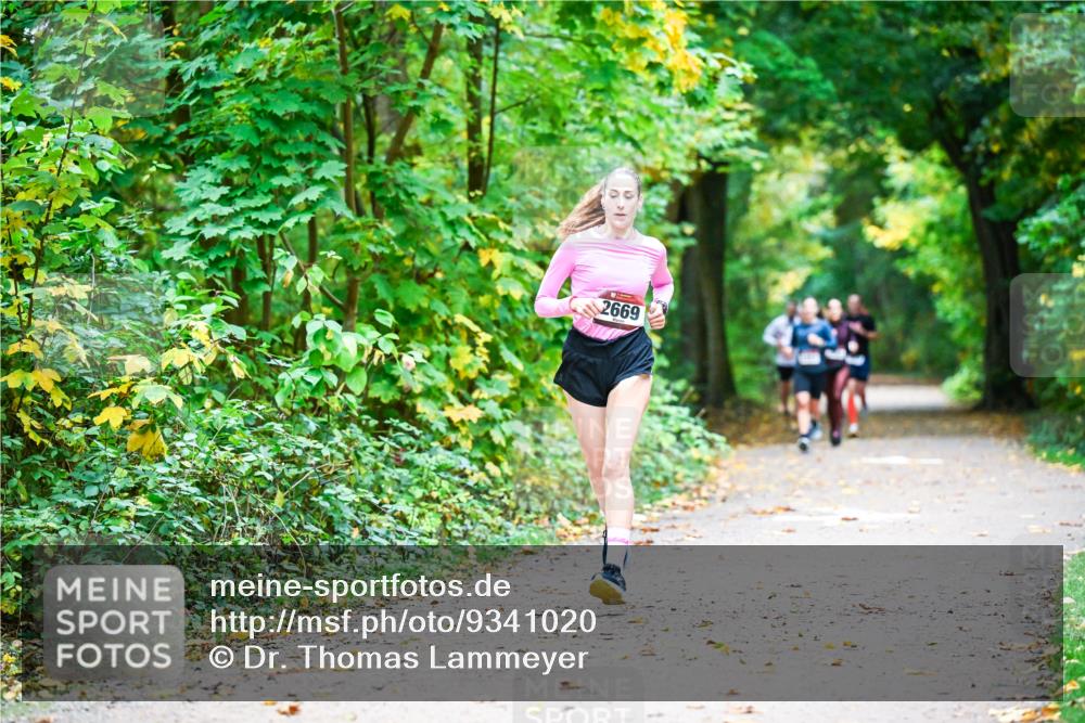 12.10.2025 - Bramfelder Halbmarathon 2025 Dr. Thomas Lammeyer http://msf.ph/oto/9341020 12.10.2025 09:50:28 Laufen 2669 meine-sportfotos.de