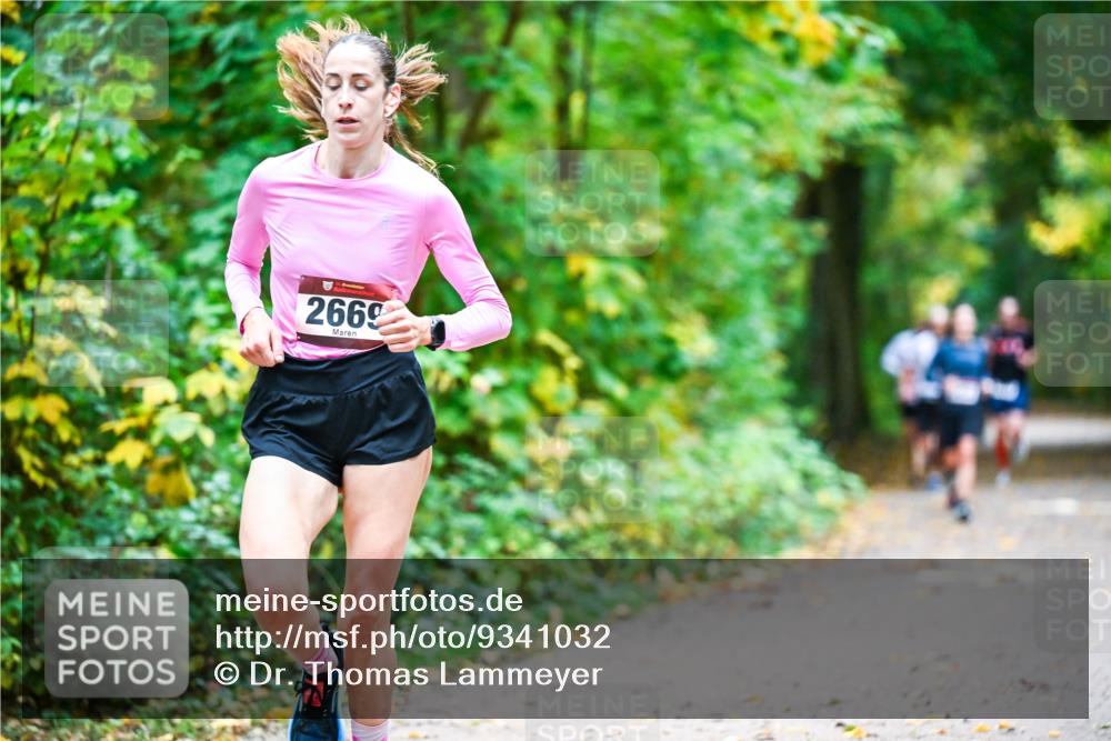 12.10.2025 - Bramfelder Halbmarathon 2025 Dr. Thomas Lammeyer http://msf.ph/oto/9341032 12.10.2025 09:50:30 Laufen 2669 meine-sportfotos.de