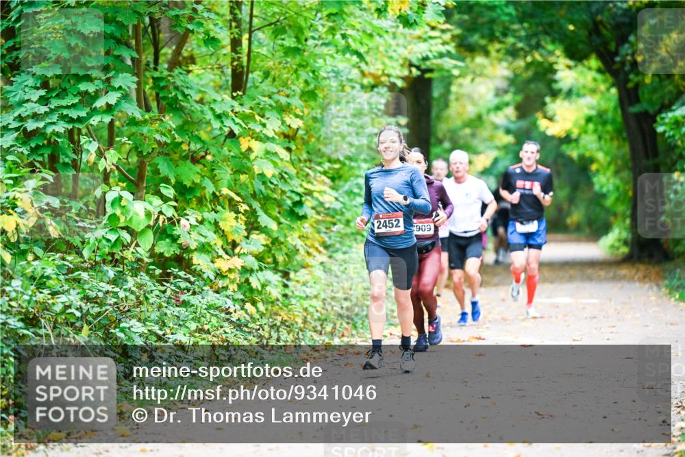 12.10.2025 - Bramfelder Halbmarathon 2025 Dr. Thomas Lammeyer http://msf.ph/oto/9341046 12.10.2025 09:50:34 Laufen 2452, 909 meine-sportfotos.de