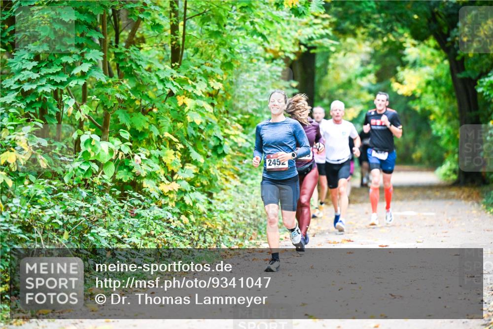 12.10.2025 - Bramfelder Halbmarathon 2025 Dr. Thomas Lammeyer http://msf.ph/oto/9341047 12.10.2025 09:50:34 Laufen 2452 meine-sportfotos.de