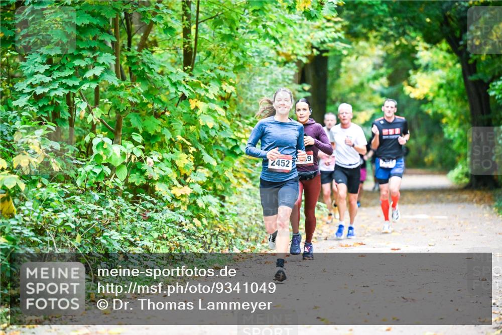12.10.2025 - Bramfelder Halbmarathon 2025 Dr. Thomas Lammeyer http://msf.ph/oto/9341049 12.10.2025 09:50:34 Laufen 2452 meine-sportfotos.de