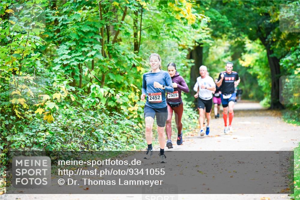 12.10.2025 - Bramfelder Halbmarathon 2025 Dr. Thomas Lammeyer http://msf.ph/oto/9341055 12.10.2025 09:50:35 Laufen 2452, 2909 meine-sportfotos.de