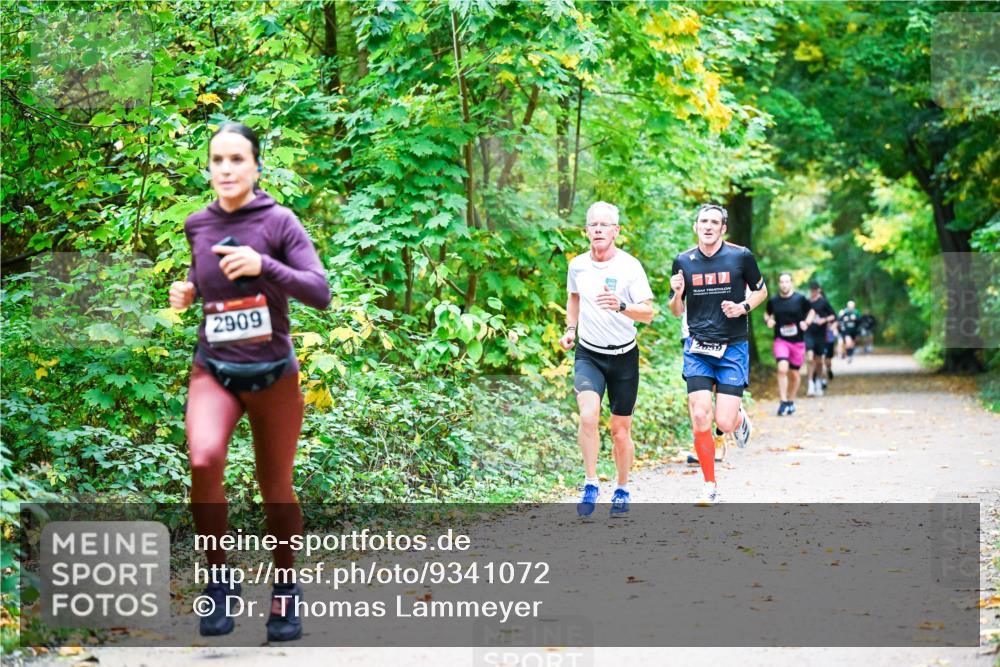 12.10.2025 - Bramfelder Halbmarathon 2025 Dr. Thomas Lammeyer http://msf.ph/oto/9341072 12.10.2025 09:50:38 Laufen 2909 meine-sportfotos.de