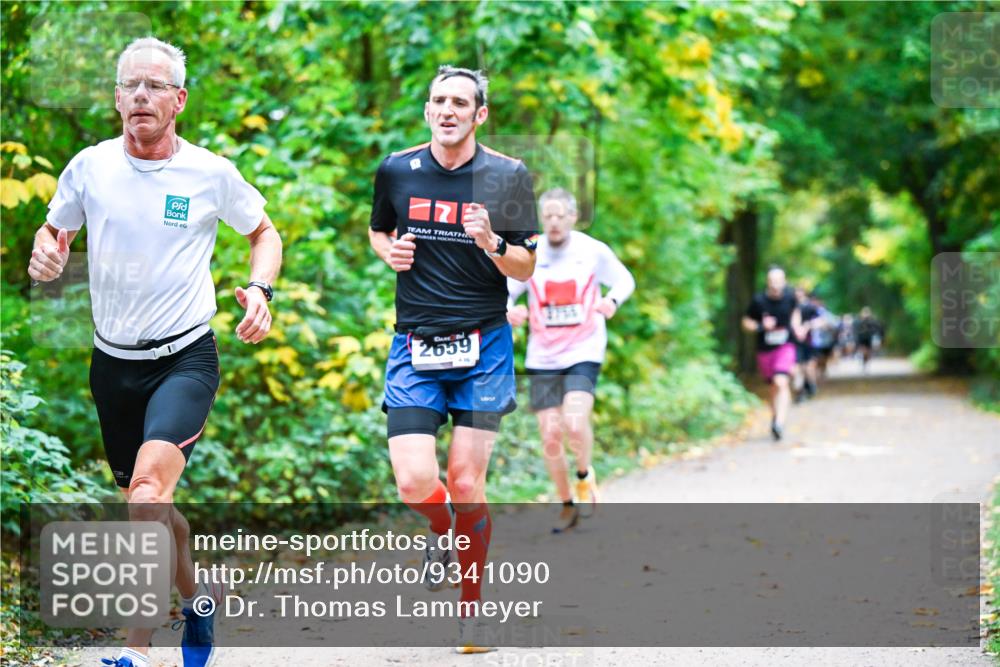 12.10.2025 - Bramfelder Halbmarathon 2025 Dr. Thomas Lammeyer http://msf.ph/oto/9341090 12.10.2025 09:50:41 Laufen 2659 meine-sportfotos.de