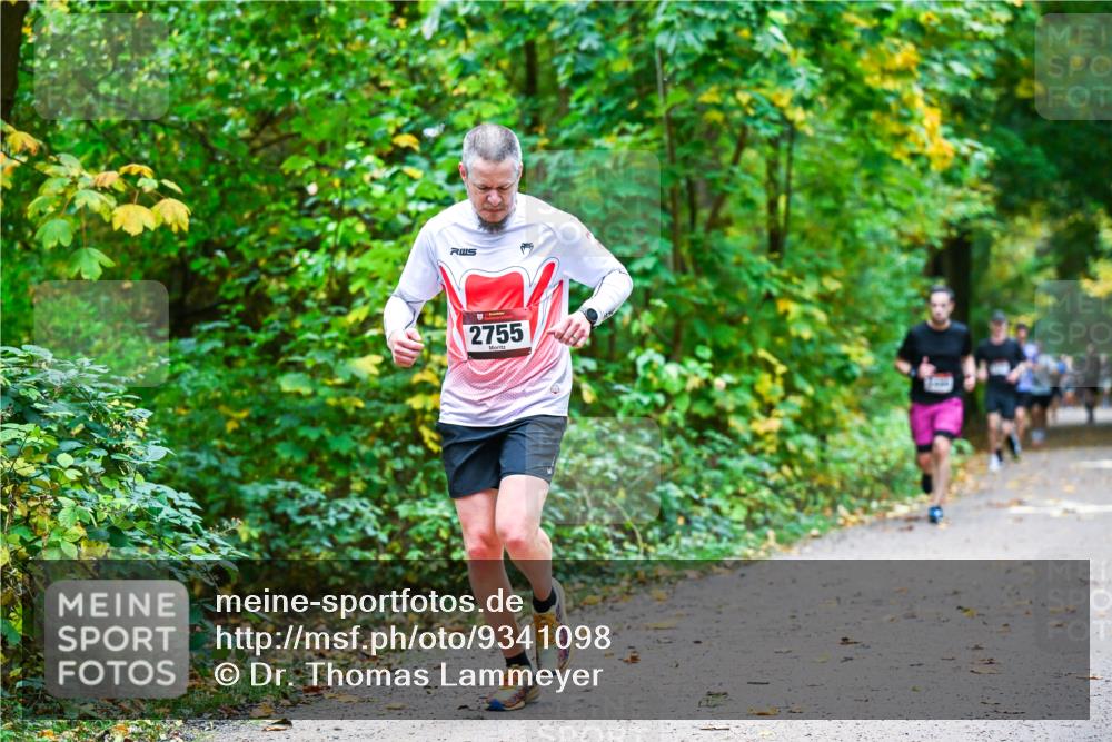 12.10.2025 - Bramfelder Halbmarathon 2025 Dr. Thomas Lammeyer http://msf.ph/oto/9341098 12.10.2025 09:50:42 Laufen 2755 meine-sportfotos.de