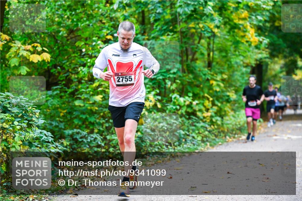 12.10.2025 - Bramfelder Halbmarathon 2025 Dr. Thomas Lammeyer http://msf.ph/oto/9341099 12.10.2025 09:50:42 Laufen 2755 meine-sportfotos.de