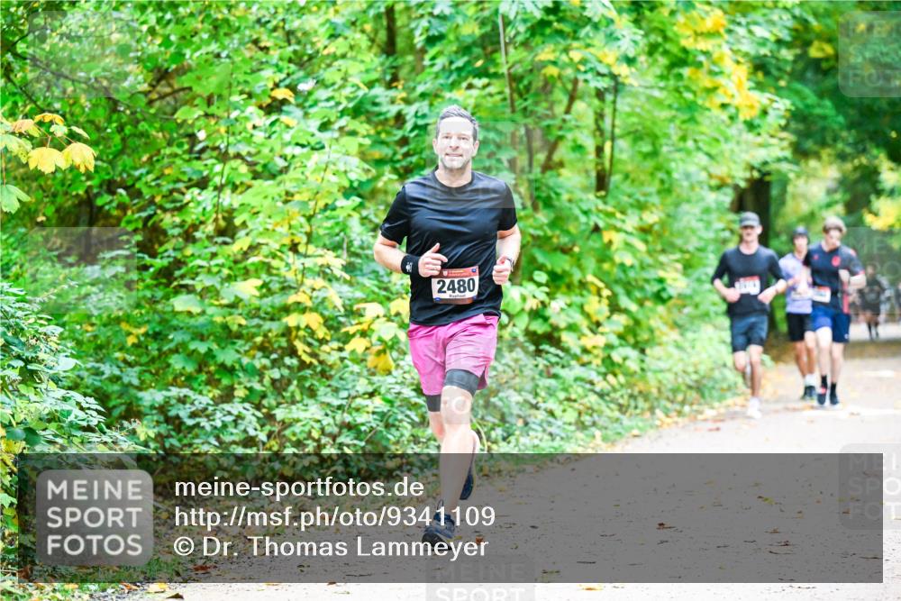 12.10.2025 - Bramfelder Halbmarathon 2025 Dr. Thomas Lammeyer http://msf.ph/oto/9341109 12.10.2025 09:50:46 Laufen 2480 meine-sportfotos.de