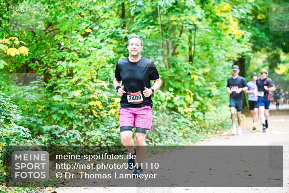 12.10.2025 - Bramfelder Halbmarathon 2025 Dr. Thomas Lammeyer http://msf.ph/oto/9341110 12.10.2025 09:50:46 Laufen 2480 meine-sportfotos.de