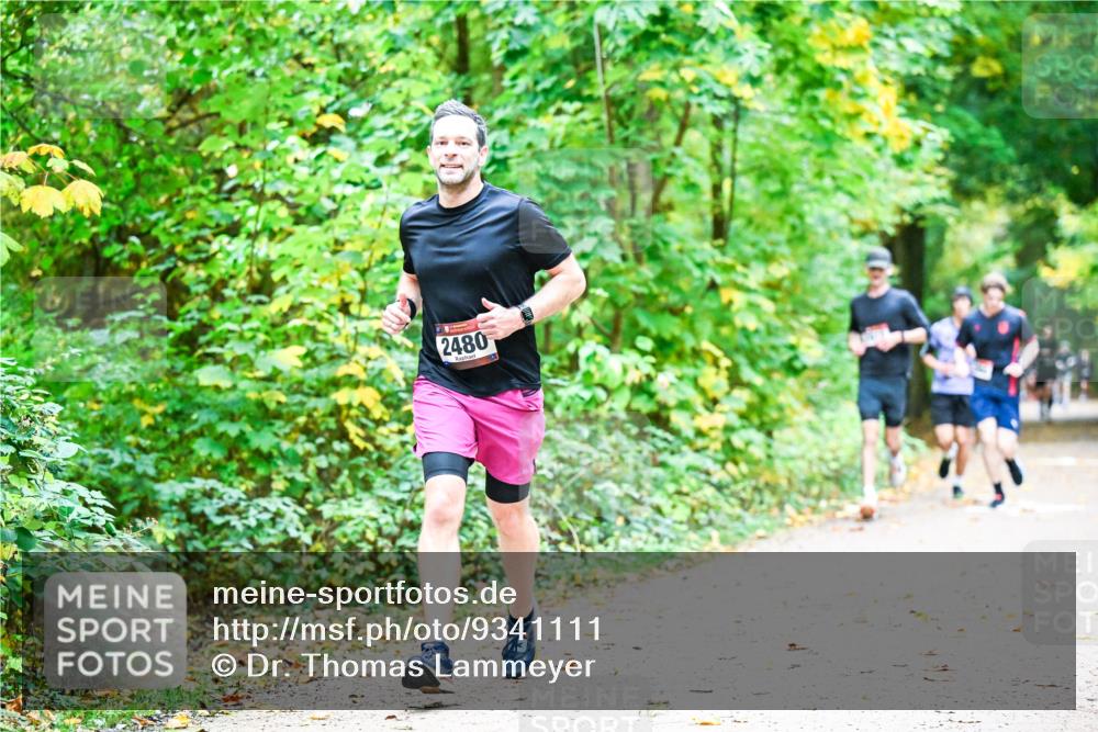 12.10.2025 - Bramfelder Halbmarathon 2025 Dr. Thomas Lammeyer http://msf.ph/oto/9341111 12.10.2025 09:50:46 Laufen 2480 meine-sportfotos.de