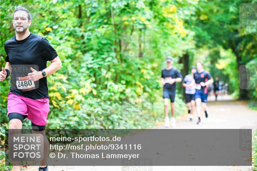 12.10.2025 - Bramfelder Halbmarathon 2025 Dr. Thomas Lammeyer http://msf.ph/oto/9341116 12.10.2025 09:50:47 Laufen 2480 meine-sportfotos.de