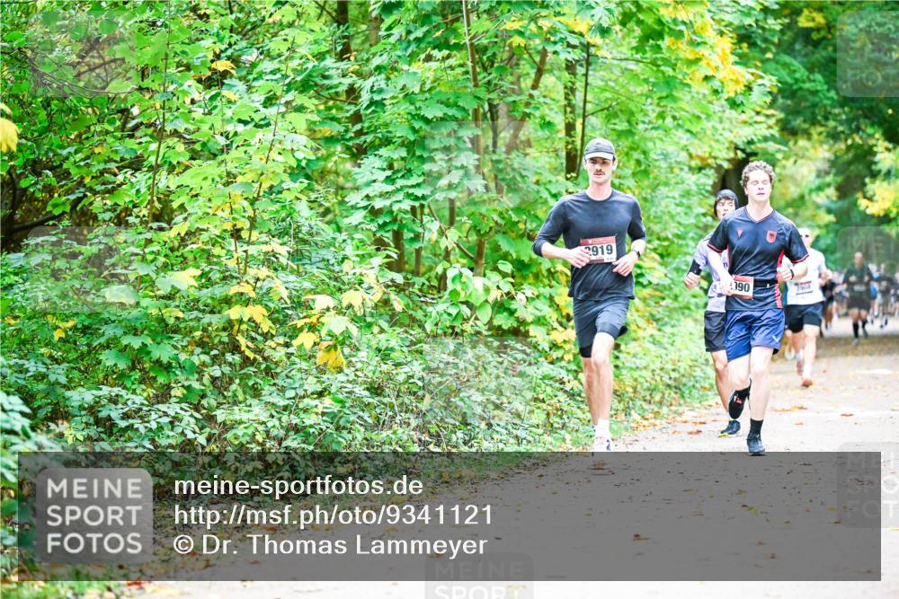 12.10.2025 - Bramfelder Halbmarathon 2025 Dr. Thomas Lammeyer http://msf.ph/oto/9341121 12.10.2025 09:50:48 Laufen 919, 090 meine-sportfotos.de