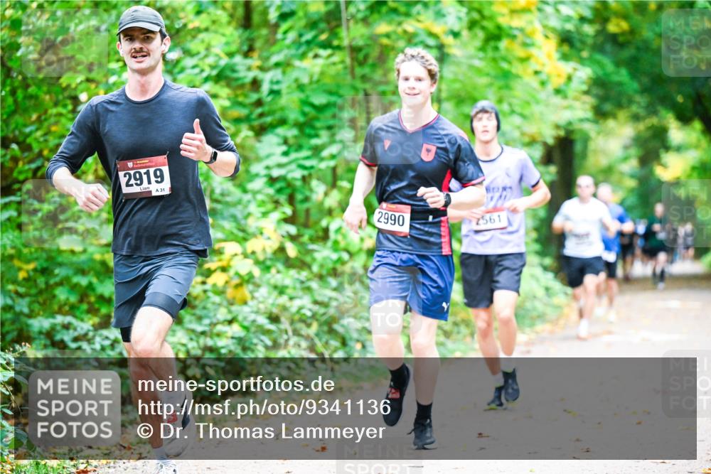 12.10.2025 - Bramfelder Halbmarathon 2025 Dr. Thomas Lammeyer http://msf.ph/oto/9341136 12.10.2025 09:50:50 Laufen 34, 2919, 31, 2990, 2561 meine-sportfotos.de
