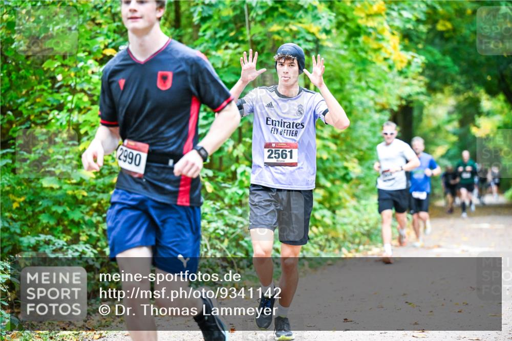 12.10.2025 - Bramfelder Halbmarathon 2025 Dr. Thomas Lammeyer http://msf.ph/oto/9341142 12.10.2025 09:50:51 Laufen 2990, 2561 meine-sportfotos.de