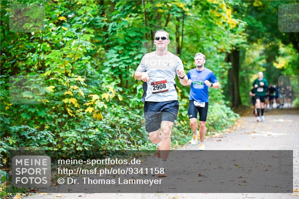 12.10.2025 - Bramfelder Halbmarathon 2025 Dr. Thomas Lammeyer http://msf.ph/oto/9341158 12.10.2025 09:50:54 Laufen 2908, 2708 meine-sportfotos.de