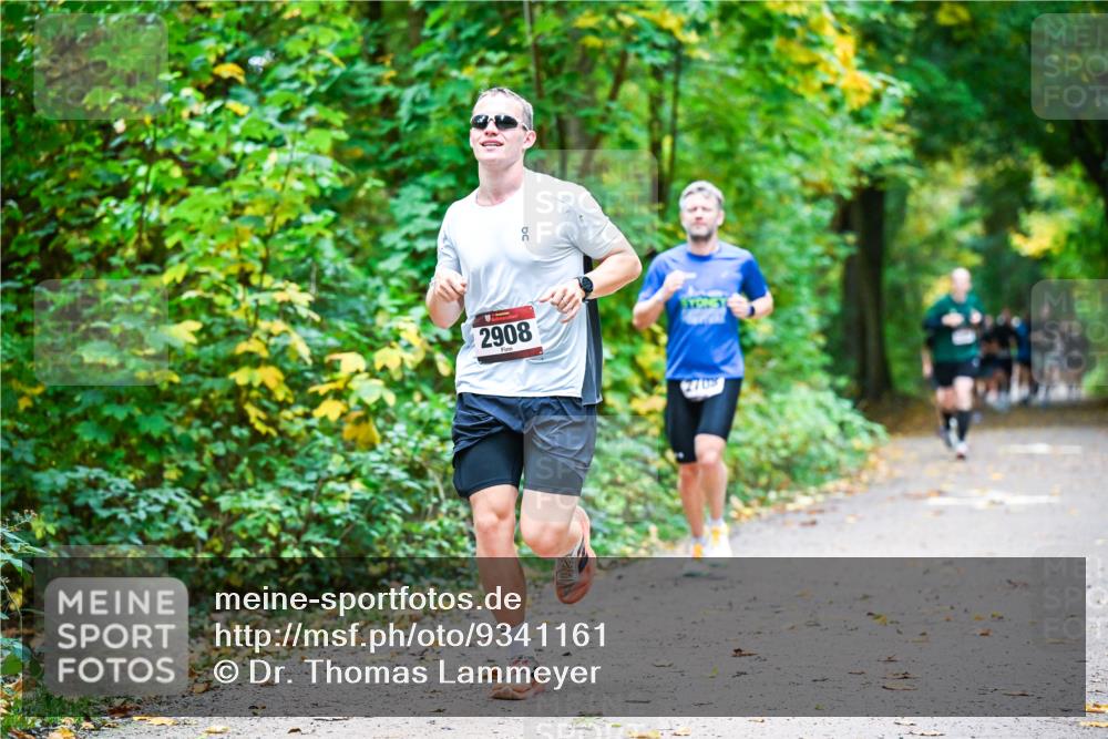 12.10.2025 - Bramfelder Halbmarathon 2025 Dr. Thomas Lammeyer http://msf.ph/oto/9341161 12.10.2025 09:50:54 Laufen 2908, 2705 meine-sportfotos.de