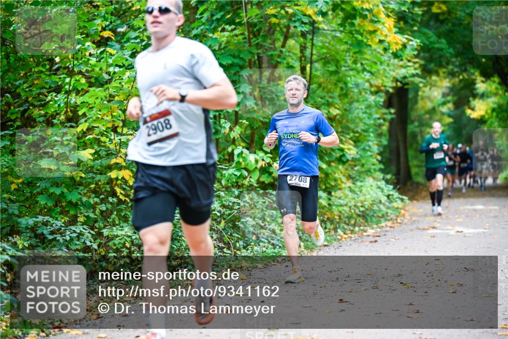 12.10.2025 - Bramfelder Halbmarathon 2025 Dr. Thomas Lammeyer http://msf.ph/oto/9341162 12.10.2025 09:50:55 Laufen 2908, 2708 meine-sportfotos.de