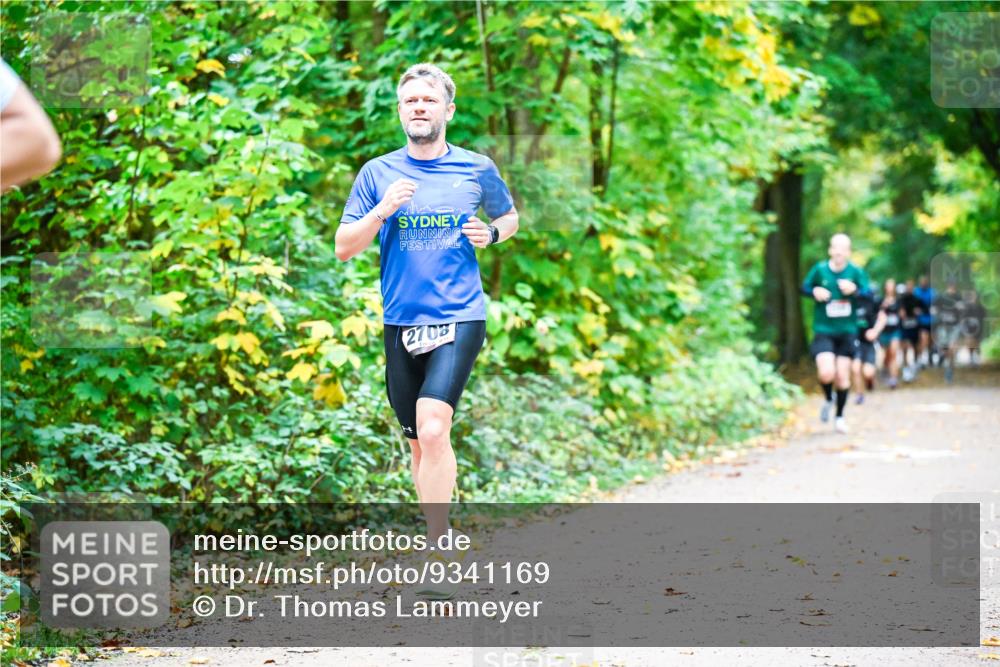 12.10.2025 - Bramfelder Halbmarathon 2025 Dr. Thomas Lammeyer http://msf.ph/oto/9341169 12.10.2025 09:50:56 Laufen 2703 meine-sportfotos.de