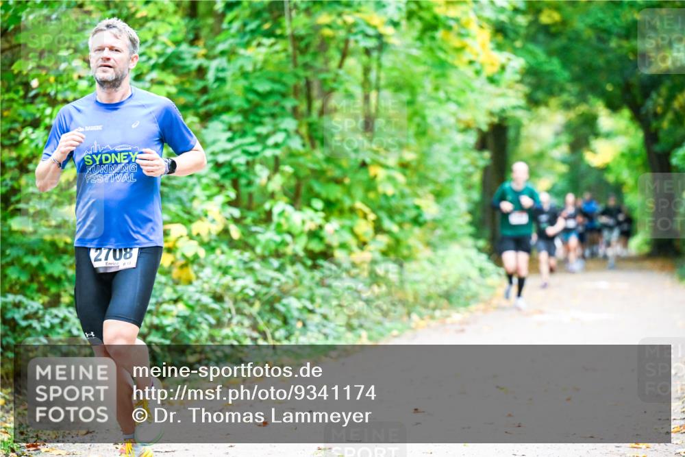 12.10.2025 - Bramfelder Halbmarathon 2025 Dr. Thomas Lammeyer http://msf.ph/oto/9341174 12.10.2025 09:50:56 Laufen 2708, 13 meine-sportfotos.de